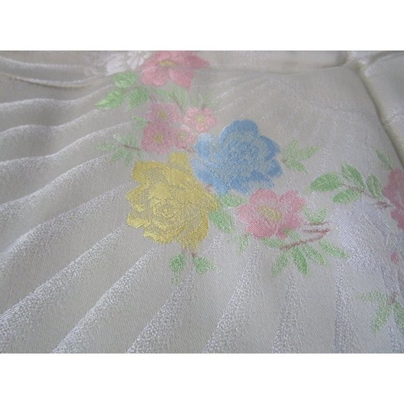 Dove Gray Cotton Rayon Blend Hand Colored Damask Floral Dinner Napkins Five - Picture 8 of 16